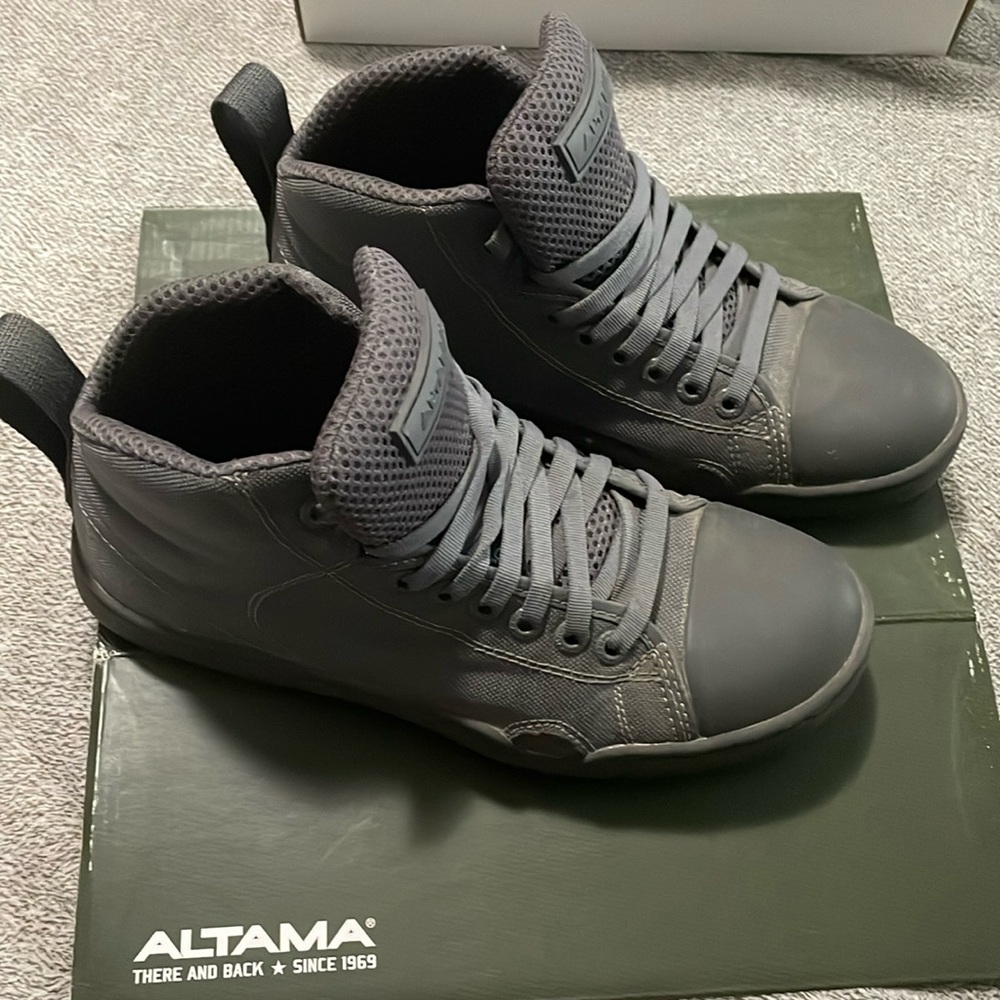 Altama shoes read description!